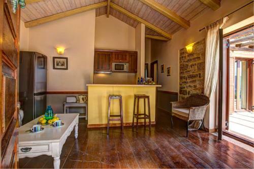 Katsarata Villa Sleeps 4 Pool Air Con Wifi