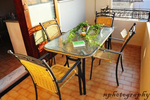 Alexandra's Art Apartment