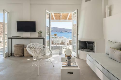 Eneos Kythnos Beach Villas-executive And Premium Villas