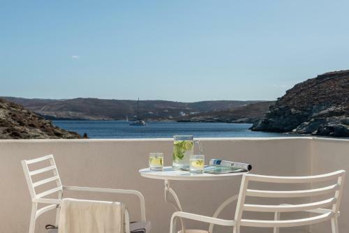 Eneos Kythnos Beach Villas-executive And Premium Villas