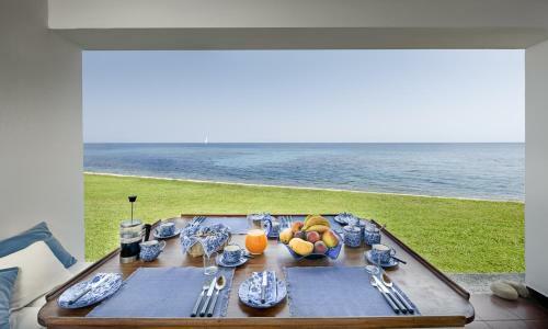 Chlomos Villa Sleeps 16 With Pool And Wifi