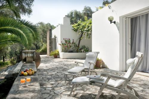 Chlomos Villa Sleeps 8 With Pool And Air Con