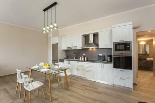 Iris Holiday House