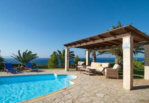 Kleismata Villa Sleeps 7 With Pool And Air Con