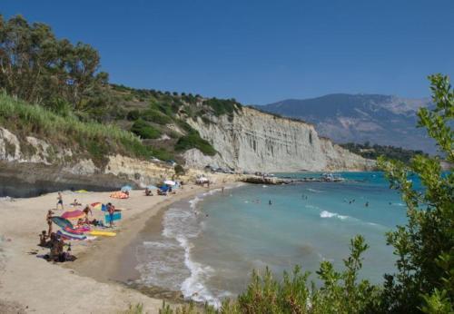 Kleismata Villa Sleeps 6 With Pool And Air Con