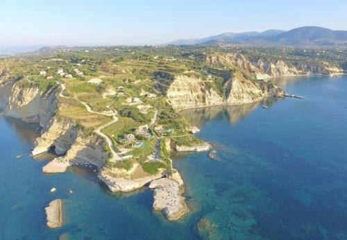 Kleismata Villa Sleeps 6 With Pool And Air Con