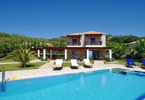 Villa In Kleismata Sleeps 7 With Pool And Air Con