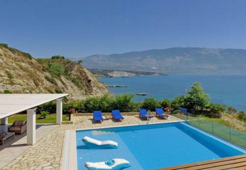 Villa In Kleismata Sleeps 7 Includes Swimming Pool And Air Con