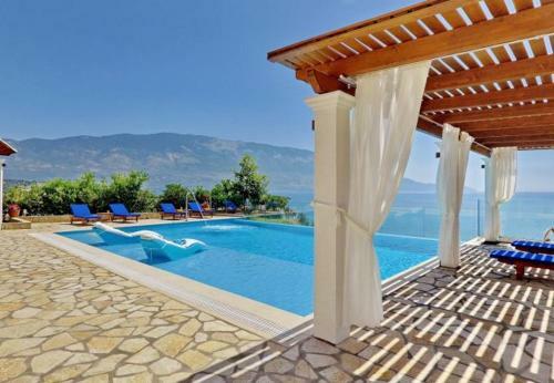Villa In Kleismata Sleeps 7 Includes Swimming Pool And Air Con