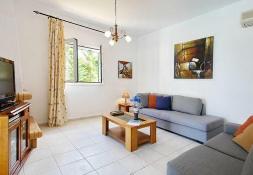 Kleismata Villa Sleeps 5 With Pool And Air Con