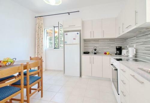 Kleismata Villa Sleeps 5 With Pool And Air Con