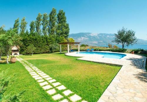 Villa In Kleismata Sleeps 5 With Pool And Air Con
