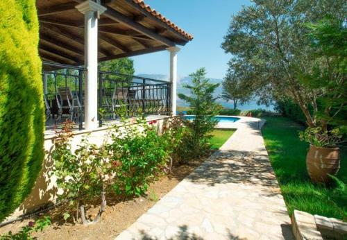 Villa In Kleismata Sleeps 5 With Pool And Air Con
