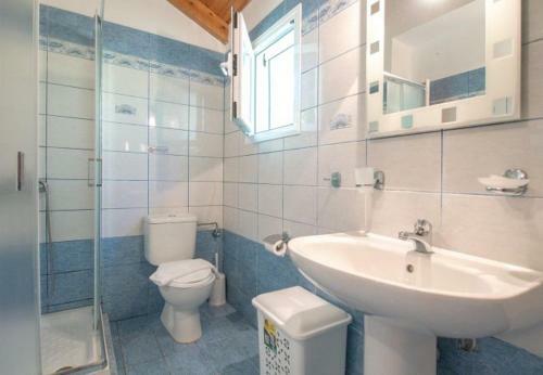 Villa In Kleismata Sleeps 5 With Pool And Air Con