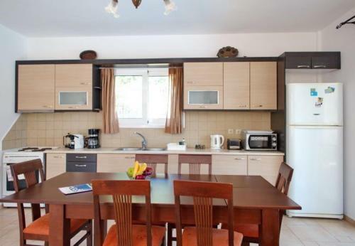 Villa In Kleismata Sleeps 7 Includes Swimming Pool And Air Con 6