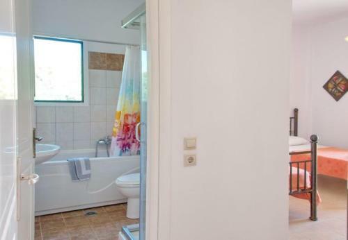 Villa In Kleismata Sleeps 7 Includes Swimming Pool And Air Con 6