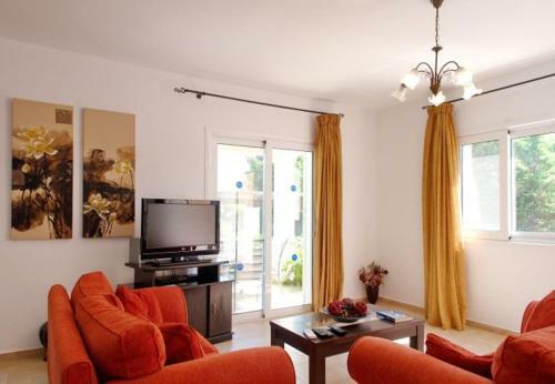 Villa In Kleismata Sleeps 7 Includes Swimming Pool And Air Con 6
