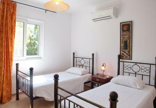 Villa In Kleismata Sleeps 7 Includes Swimming Pool And Air Con 6