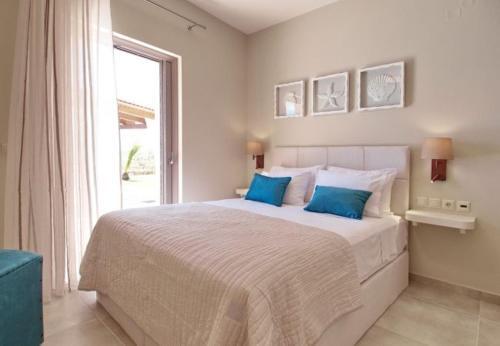 Villa In Kleismata Sleeps 6 With Pool And Air Con