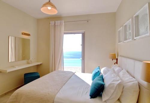 Villa In Kleismata Sleeps 6 With Pool And Air Con