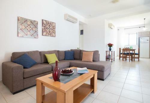 Villa In Kleismata Sleeps 5 Includes Swimming Pool And Air Con