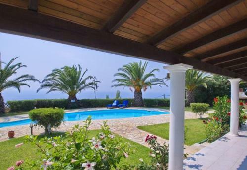 Villa In Kleismata Sleeps 5 Includes Swimming Pool And Air Con