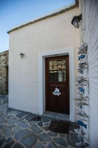 2ag252-house With A Pool In Andros