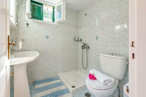 Poppy Apartment I