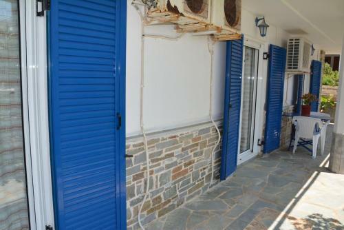Traditional Summer House In Marmari