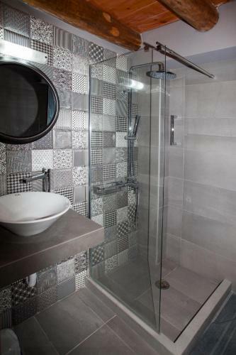 Villa Ariadne Traditional Home