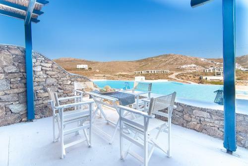 Elia Poolside Apartment