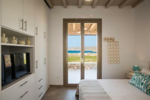 Villa Mykonos Bible 20