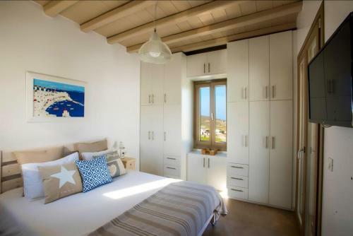 Villa Mykonos Bible 20