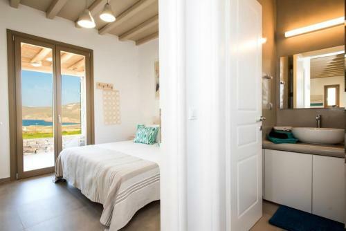 Villa Mykonos Bible 20