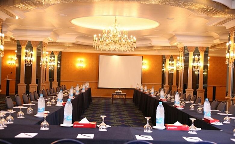 Le Commodore Hotel