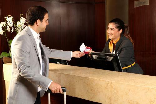Hotel Raouche Arjaan By Rotana