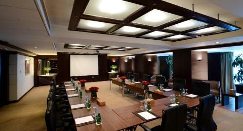 Hotel Raouche Arjaan By Rotana