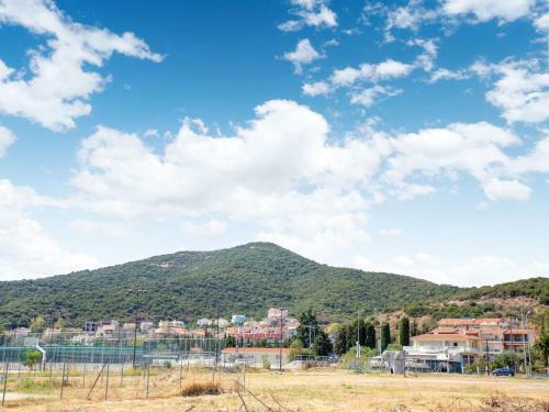 Pleasant Apartment In N. Irakleitsa With Garden