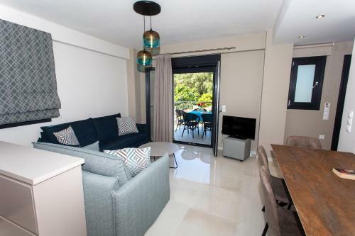 Moonline Maisonettes & Apartments