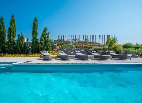 Luxury Paros Villa Superior Villa Private Pool Stunning Interior 7 Bdr Tserdakia