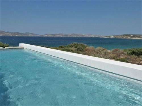 Platinum Paros Villa Villa Duette 6 Bedrooms Beachfront Makria Miti