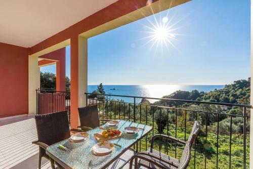 Apartments In Pelekas Beach With Pool Adonis