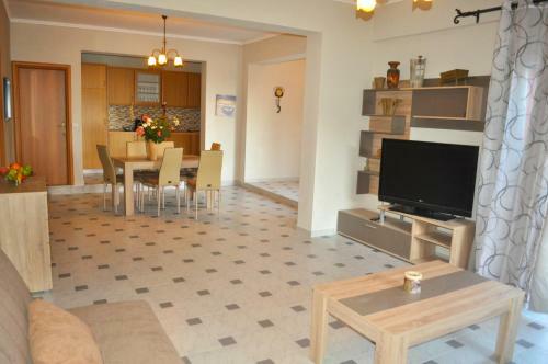 Apartamento Luxus Ferienwohnung In Pelekas Strand Mit Pool Adonis