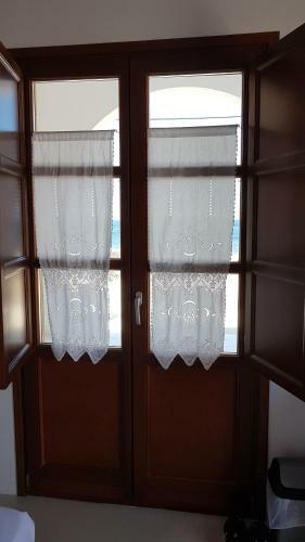 Hostal Yellow Room - The Sunset In A Room