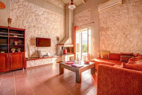 Perachori Villa Sleeps 4 Pool Air Con Wifi