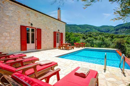 Perachori Villa Sleeps 4 Pool Air Con Wifi