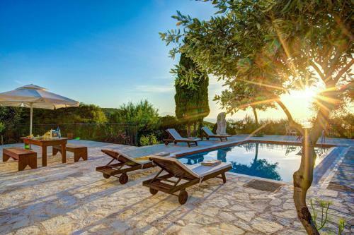 Perachori Villa Sleeps 4 Pool Air Con Wifi T604840