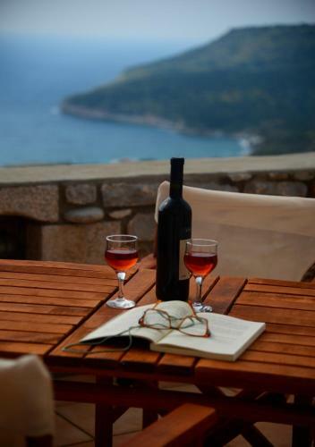 Hostal Focalion Castle Luxury Suites