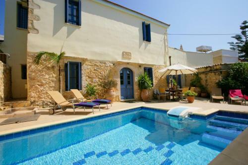 Plaka Villa Sleeps 6 Pool Air Con Wifi