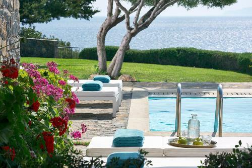 Pissidos Villa Sleeps 5 With Pool And Air Con